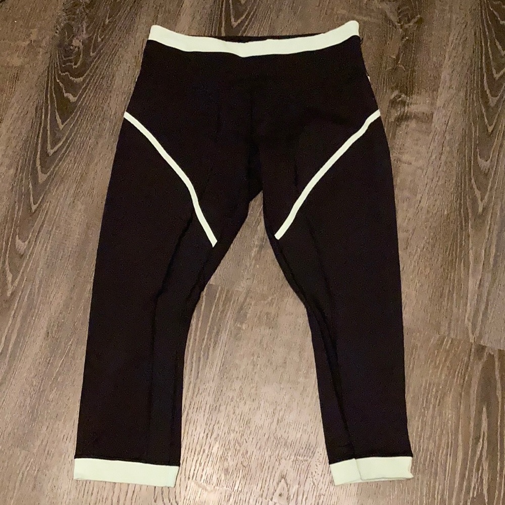 Lululemon Size 8 Capris